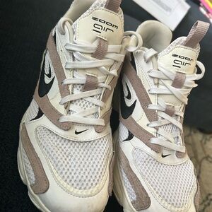 Nike Zoom Air- White and Tan